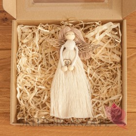 Anioł z makramy krem w ozdobnym pudełku Makramowe aniołki dla Nauczycieli