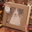 Anioł z makramy krem w ozdobnym pudełku – personalizacja Święta Bożego Narodzenia