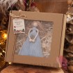 Anioł z makramy niebieski w ozdobnym pudełku – personalizacja Święta Bożego Narodzenia