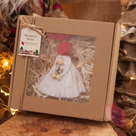 Makramowe prezenty świąteczne Elf z makramy czerwony w ozdobnym pudełku – personalizacja Święta Bożego Narodzenia